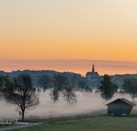 fileadmin/roha/images_galerie/orte_landschaft/Haarmoos/SO-AU-HAARM-0030-0452-D-roha-Sonne-Sonnenaufgang-Haarmoos-Nebel-Leobendorf.png