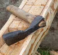 fileadmin/roha/images_galerie/arbeit_technik/Handwerk/AN-DORFF-HOLZ-0001-1257-D-roha-Anger-Holzhauerverein-Dachrinne-Dorffest.png