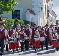 fileadmin/roha/Gautrachtenfest/Bilderglalerie/Gaufest-2023/Gauheimatabend/BR-GAUFEST-TEIS-2023-2-1752-1-D-M-roha-Tracht-Gaufest-Teisendorf-Totengedenken.png