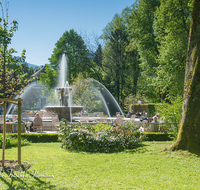 fileadmin/roha/images_galerie/orte_landschaft/Bad-Reich-Kurgarten-Beleuchtung/BAD-REI-KURGAR-0001-01-04-D-roha-Bad-Reichenhall-Kurgarten-Brunnen-Wasser.png