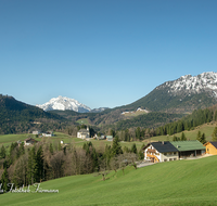 fileadmin/roha/images_galerie/orte_landschaft/Berchtesgaden/Marktschellenberg-Ettenberg/BGD-ETTENB-0006-01-D-roha-Berchtesgaden-Ettenberg-Kirche-Hochkalter-Landwirtschaft.png