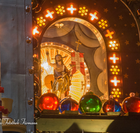 fileadmin/roha/images_galerie/brauchtum/Ostern/Herrengrab_Hoeglwoerth/BR-HEILIGGR-HOEGLW-OST-0003-D-roha-Brauchtum-Ostern-Kirche-Heiliggrab-Hoeglwoerth-Kerze.png