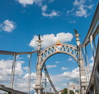 fileadmin/roha/images_galerie/architektur-Haeuser/LAUF-BRUE-0003-D-roha-Laufen-Salzachbruecke-Salzach-Stiftskirche.png