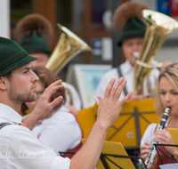 fileadmin/roha/images_galerie/musik/Blasmusik/Anger_-_Aufham/MU-BLA-ANG-0200-2017-01-D-roha-Musik-Blasmusik-Musikkapelle-Anger-Hoeglwoerth-Dorfplatz-Standkonzert.png