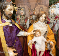 fileadmin/roha/images_galerie/brauchtum/Weihnachten-Krippen/Tittmoning/BR-WEIH-KRI-TITT-0024-D-roha-Brauchtum-Weihnachten-Barock-Krippe-Tittmoning-Stiftskirche-Sternsinger.png