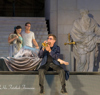 fileadmin/roha/images_galerie/orte_landschaft/Salzburg/Jedermann/2017/SA-KU-JEDERM-2017-2108-03-D-roha-Salzburg-Festspiele-Jedermann-Theater-Dom-Moretti.png