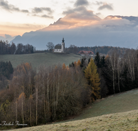 fileadmin/roha/images_galerie/orte_landschaft/Piding/SON-AU-JOH-0002-0746-01-D-roha-Sonnenaufgang-Piding-Johannishoegl-Untersberg-Neubichler-Alm.png