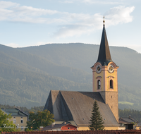 fileadmin/roha/images_galerie/orte_landschaft/Teisendorf/Teisendorf-Markt/TEI-NORD-OST-0002-D-roha-Teisendorf-Kirche-Teisenberg-Kirchturmuhr.png