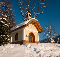 fileadmin/roha/images_galerie/orte_landschaft/Berchtesgaden/Kirchleitnkapelle/BGD-KIRCHL-KAP-0002-D-roha-Berchtesgaden-Kirchleitn-Kapelle-Winter-Schnee.png