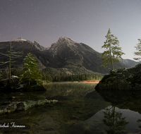 fileadmin/roha/images_galerie/orte_landschaft/Berchtesgaden/Ramsau/LANDS-HIM-NA-STE-HI-0001-D-roha-Landschaft-Himmel-Nacht-Sterne-Hintersee-Ramsau-Hochkalter-Winter.png