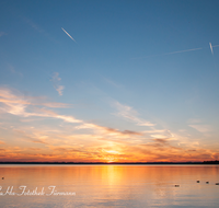 fileadmin/roha/images_galerie/orte_landschaft/Chiemsee/SON-UN-CHIEM-0051-D-roha-Sonne-Sonnenuntergang-Chiemsee-Chieming-Wasser.png