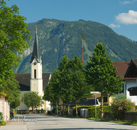 fileadmin/roha/images_galerie/orte_landschaft/Piding/PID-0006-D-roha-Piding-Kirche-Untersberg.png