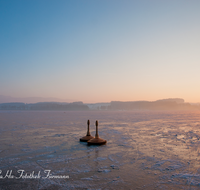 fileadmin/roha/images_galerie/Freizeit-Sport/SPO-EIS-STOCK-WAG-0003-D-roha-Sport-Winter-Eis-Eisstock-Waginger-See-Kuehnhausen-Sonnenuntergang-Stimmung.png