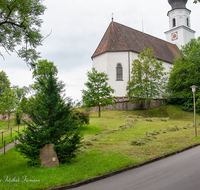 fileadmin/roha/images_galerie/orte_landschaft/Ainring/AINR-0004-04-D-roha-Ainring-Kirche-St-Laurentius.png