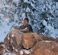 fileadmin/roha/images_galerie/Landwirtschaft/Forst-Holzknecht/HOLZKNE-HAM-0015-1220-03-D-roha-Holzknecht-Schlitten-Winter-Siegsdorf-Hammer-Winterzug.png