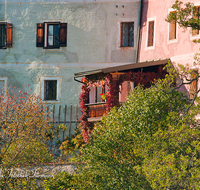 fileadmin/roha/images_galerie/architektur-Haeuser/AN-HOE-KLOST-0089-D-roha-Anger-Hoeglwoerth-Kloster-Fassade.png