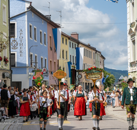 fileadmin/roha/images_galerie/orte_landschaft/Teisendorf/Gaufest-GauverbandI-Freitag14.-Sonntag23.Juli2023/BR-GAUFEST-TEIS-2023-3-1136-01-D-roha-Tracht-Gaufest-Teisendorf.png