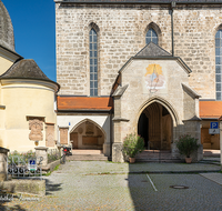 fileadmin/roha/images_galerie/orte_landschaft/Laufen/LAUF-STIFTSK-0008-06-D-roha-Laufen-Stiftskirche-Rottmayrplatz.png