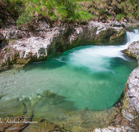 fileadmin/roha/images_galerie/orte_landschaft/Schneizlreuth/SCHNEILZL-WEISSB-0001-08-D-roha-Schneizlreuth-Weissbach-Schlucht-Wasser.png