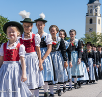 fileadmin/roha/images_galerie/orte_landschaft/Ainring/Trachtenfest/BR-FEST-FELDK-TRACH-2019-08-18-1138-05-D-roha-Brauchtum-Fest-Feldkirchen-Trachtenverein-Ainring-Festzug.png