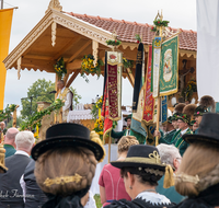 fileadmin/roha/Gautrachtenfest/Bilderglalerie/Gaufest-2023/Festsonntag/BR-GAUFEST-TEIS-2023-3-1007-03-D-roha-Tracht-Gaufest-Teisendorf.png