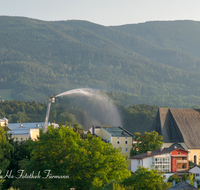 fileadmin/roha/Images-Veroeffentlichungen/FFW-TEI-0006-3-D-M-roha-Feuerwehr-Teisendorf-Uebung-Marktstrasse-Drehleiter.png