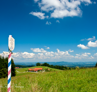 fileadmin/roha/images_galerie/orte_landschaft/Siegsdorf/LANDA-GRENZE-0003-D-roha-Landart-Grenze-Bayern-Chiemgau-Salzburg-Rupertiwinkel-historisch-Teisendorf-Siegsdorf.png