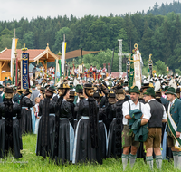 fileadmin/roha/Gautrachtenfest/Bilderglalerie/Gaufest-2023/Festsonntag/BR-GAUFEST-TEIS-2023-3-0952-D-roha-Tracht-Gaufest-Teisendorf.png