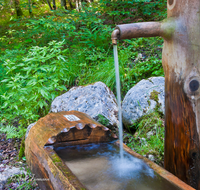 fileadmin/roha/images_galerie/Wasser-Brunnen/LANDA-BRUN-FRILLS-0006-D-roha-Landart-Brunnen-Frillensee-Wasser-Inzell.png