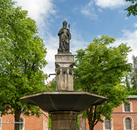 fileadmin/roha/images_galerie/orte_landschaft/Bad-Reichenhall-Saline/BAD-REI-SAL-RUP-0004-D-roha-Bad-Reichenhall-Rupertus-Brunnen-Alte-Saline-Wasser.png