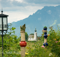 fileadmin/roha/images_galerie/orte_landschaft/Piding/PID-JOHAN-0012-D-roha-Piding-St-Johannes-Johannishoegl-Kirche-Untersberg-Neubichler-Alm.png