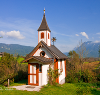 fileadmin/roha/images_galerie/kirche_religion/Inzell/KKKM-INZ-WIEN-0002-D-roha-Kapelle-Inzell-Wien-Antonius-von-Padua-Herbst.png