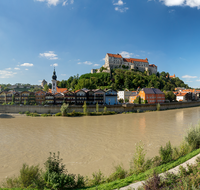 fileadmin/roha/images_galerie/orte_landschaft/Burghausen/BURGH-PAN-0046-D-P-roha-Burghausen-Salzach-Burg.png