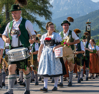 fileadmin/roha/images_galerie/musik/Blasmusik/Piding/MU-BLA-PID-ANG-2018-0939-03-D-roha-Musik-Blasmusik-Piding-Anger-Festzug.png