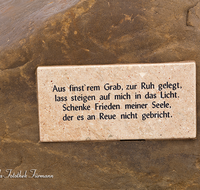 fileadmin/roha/images_galerie/kirche_religion/Ainring-Kreuzweg/KKKM-AINR-KR-14-DET-0007-D-roha-Kreuzweg-Ainring-Marmortafel-Inschrift.png