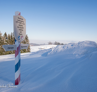 fileadmin/roha/images_galerie/dies_das/LANDA-GRENZE-WI-0006-D-roha-Landart-Grenze-Winter-Bayern-Chiemgau-Salzburg-Rupertiwinkel-historisch-Teisendorf-Siegsdorf.png