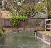 fileadmin/roha/images_galerie/orte_landschaft/Salzburg/Almkanal/SA-B-ALMK-AIG-0001-D-roha-Salzburg-Almkanal-Wasser-Gerinne-Steg-Bruecke-Aigen.png