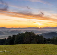 fileadmin/roha/images_galerie/stimmung-Sonne/Sonnenaufgang/SO-AU-HOCHH-2-0656-01-D-roha-Sonnenaufgang-Hochhorn-Stimmung-Rupertiwinkel.png