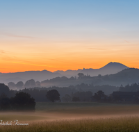 fileadmin/roha/images_galerie/stimmung-Sonne/Sonnenaufgang/SON-AU-STEINH-0028-0612-D-roha-Sonnenaufgang-Anger-Steinhoegl-Sonne-Gaisberg.png