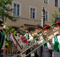 fileadmin/roha/images_galerie/orte_landschaft/Teisendorf/Teisendorf-Marktstrasse-Konzert/TEI-MA-STA-KON-2024-1-0133-D-roha--Teisendorf-Marktstrasse-Standkonzert..png