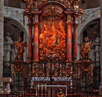 fileadmin/roha/images_galerie/orte_landschaft/Salzburg/Kolleg-Plain-Sebast-Franzis-Mich/SA-FRANZISK-0005-D-roha-Salzburg-Franziskanerkirche-Pachermadonna.png