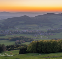 fileadmin/roha/images_galerie/orte_landschaft/Anger/Anger/Anger-Stimmung/SO-AU-ANG-FUE-0001-0446-D-roha-Sonnenaufgang-Anger-Hoegl-Fuermann-Alm.png