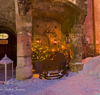 fileadmin/roha/images_galerie/orte_landschaft/Bad_Reichenhall/BAD-REI-GRUT-CHRIST-0004-D-roha-Bad-Reichenhall-Burg-Gruttenstein-Christkindlmarkt-Weihnachten.png