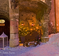 fileadmin/roha/images_galerie/orte_landschaft/Bad_Reichenhall/BAD-REI-GRUT-CHRIST-0004-D-roha-Bad-Reichenhall-Burg-Gruttenstein-Christkindlmarkt-Weihnachten.png