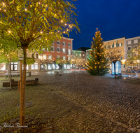 fileadmin/roha/images_galerie/orte_landschaft/Laufen/LAUF-STADT-WEIH-0002-1701-D-M-roha-Laufen-Weihnachten-Marienplatz.png