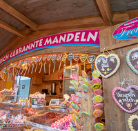 fileadmin/roha/images_galerie/orte_landschaft/Teisendorf/Teisendorf-Markt/TEI-MA-MARKT-0014-D-roha-Teisendorf-Marktstrasse-Markt-Andreasmarkt-Mandeln.png