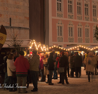 fileadmin/roha/images_galerie/brauchtum/Weihnachten/Christkindlmarkt-Berchtesgaden/BGD-WEIH-CHRIST-MARKT-0006-D-roha-Berchtesgaden-Weihnachten-Christbaum-Christkindlmarkt-Stiftskirche.png