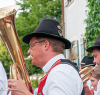 fileadmin/roha/images_galerie/musik/Blasmusik/Anger_-_Aufham/MU-BLA-ANG-BERG-STA-2018-1956-01-D-roha-Musik-Blasmusik-Musikkapelle-Anger-Bergschuetzen-Dorfplatz-Standkonzert.png