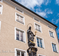 fileadmin/roha/images_galerie/orte_landschaft/Teisendorf/Teisendorf-Markt/TEI-MA-BRUN-0005-D-roha-Teisendorf-Marktstrasse-Brunnen-Maria-Immaculata.png