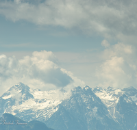 fileadmin/roha/images_galerie/orte_landschaft/Stoisser-Alm/TEI-STO-ALP-0001-D-roha-Teisendorf-Anger-Stoisseralm-Alm-Alpen-Gipfel.png